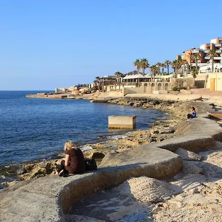 Peak A1 Entire In アパート セント・ポールズ・ベイ